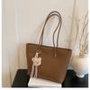 2025 Primavera/Verano Nuevo Bolso de Hombro Único de Moda Nicho Versátil Bolso Tote de Alta Gama Gran Capacidad Bolso de Axila Venta al por Mayor en Existencia