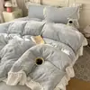 Conjunto de Roupa de Cama de Renda Estilo Princesa Outono/Inverno Leite Veludo Quatro Peças Capa de Edredom de Lã Dupla Face Lençol de Cama de Veludo Coral