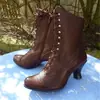 Botas Martin Femininas de Salto Alto Tamanho Grande Estilo Britânico para Exportação Europeia 2025, Botas Curtas de Salto Grosso, Botas de Motocicleta de Cano Médio para Mulheres