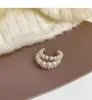 Pendiente de Perla Sentido del Diseño Nicho de Cuentas Brazalete de Oreja de Tres Capas para Mujer Sin Perforaciones en las Orejas Pendientes Lujo Ligero Sentido de Alta Gama de Moda Versátil