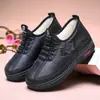 Populares Zapatos de Tela del Viejo Pekín, Botas de Nieve de Invierno, Impermeables, Antideslizantes, de Suela Blanda, Botas de Algodón de Superficie Suave, Zapatos de Algodón Cálidos para Personas de Mediana Edad y Mayores