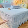Faldón de Cama Acolchado de Terciopelo de Leche Pieza Única 2024 Nuevo Estilo Princesa Invierno Encaje Terciopelo de Coral Engrosado Colcha Juego de Tres Piezas