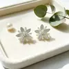2026 Versión Coreana de los Nuevos Pendientes de Flor de Zircón con Textura Cepillada, Pendientes de Lujo Ligero y de Gama Alta, Pendientes Exquisitos de Nicho para Mujer