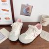 Nuevos Zapatos de Entrenamiento Alemanes Versátiles para Mujer de Moda con Bordado de Hello Kitty, Redondos Planos, Casuales, Lindos, Primavera 2025