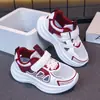 Sandalias Deportivas para Niñas 2026 Verano Nuevos Zapatos de Malla Transpirable Suela Suave Antideslizantes Versátiles Zapatos Casuales para Niños Zapatos de Papá