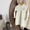Vestido de Punto para Niña 2026 Otoño e Invierno Nuevo Estilo Coreano Vestido Suéter de Manga Larga Infantil Moderno para Niñas Jóvenes