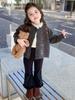 2026 Nuevo Suéter Cardigan Retro de Otoño para Niñas Ropa Exterior de Punto Infantil Chaqueta Moderna para Bebé Venta al por Mayor