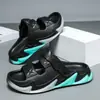 Novas sandálias masculinas respiráveis de uso duplo para primavera e verão, sapatos casuais esportivos antiderrapantes de sola grossa para uso externo masculino
