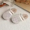 Sandalias Cerradas para Niñas 2026 Nuevo Estilo de Verano Zapatillas Casuales de Suela Suave para Niñas Zapatos de Malla para Playa al Aire Libre para Niñas