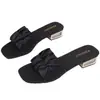 Sandalias plisadas de tacón bajo para mujer, talla grande, nuevas de verano 2026, sandalias cuadradas de punta cuadrada y tacón cuadrado, a la moda, venta al por mayor