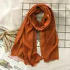 Bufanda Artística Nueva Otoño e Invierno 2024 para Mujer de Algodón y Lino Shawl de Color Puro Japonés y Coreano Producto Nuevo Bufanda de Lino de Dos Tonos al por Mayor
