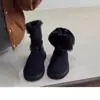 Botas de Neve Elegantes com Borda Enrolada para Mulheres 2026 Chegada Nova de Inverno Botas Curtas Aconchegantes Espessadas com Veludo Botas Peludas Sapatos de Algodão Versáteis