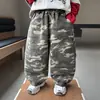 Pantalones Camuflados para Niños Estilo Otoño Modernos Geniales Pantalones Largos Rectos para Bebés Niños 2026 Nuevos Pantalones Casuales Sueltos para Niños