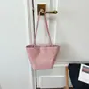 Bolso tote casual de nailon de moda para mujer, versión coreana de verano 2026, gran capacidad, bolso de hombro moderno y versátil con un toque de alta gama