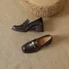 Sapatos Marrons de Couro de Salto Alto Estilo Francês para o Trabalho, Sapatos de Bico Quadrado para Mulheres, Novo Modelo de Primavera com Saltos Bloco e Solas Grossas, Mocassins de Calçar