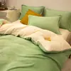 Conjunto de quatro peças de leite veludo espesso de inverno, conjunto de três peças de flanela, lençol e capa de edredom, antiestático para dormir nu, impressão e tingimento reativos