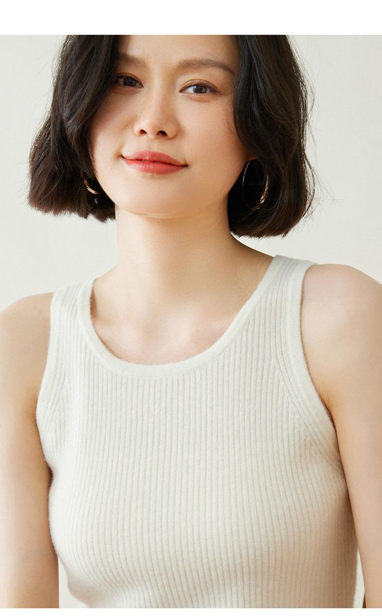 复制_早秋新款圆领女士轻色抽条无袖打底衫修身显.jpg