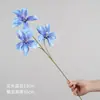 Novo lírio de casamento de três cabeças em tecido de seda, flores artificiais para decoração de fundos de corredores, vitrines e ambiente de shopping
