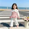 Camisola Infantil Estilo Coreano Nova Peça de Roupa Top de Tricô Sem Mangas Estiloso para Meninas com Detalhe de Renda Vazada