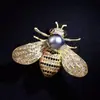 Broche Abelha de Pérola Retrô Temperamento Feminino de Alto Padrão Inseto Totalmente Diamantado Design de Broche Sensação de Design Pinos de Nicho Acessórios para Terno