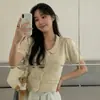 Camiseta de Punto Coreana 2026 Moda Hueca Encaje Lindo Cuello de Muñeca Manga Corta para Mujer, Top Elegante Estilo Francés