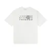 Serie de camisetas casuales de algodón puro de manga corta, unisex, de marca moderna, con tres etiquetas completas, patrón digital transfronterizo Margiela, cuello redondo
