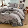 Conjunto de quatro peças de colcha de cama estilo princesa coreana com renda e veludo de leite, capa de edredom grossa e quente de inverno, conjunto de veludo coral