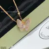 Collar de Trébol y Mariposa de Gama Alta para Mujer, Diseño de Nicho de Lujo Ligero, Cadena para Clavícula con Madreperla Blanca e Incrustación Completa de Diamantes, Regalo para Novia