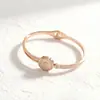 Nova oferta especial pulseira de aço titânio moda alta qualidade, banhada a ouro real, formato geométrico, design simples com diamantes, fornecimento direto do fabricante para mulheres