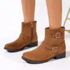 Botas Curtas Versáteis Europeias e Americanas com Fivela Dupla Aumento de Altura Salto Bloco Antiderrapante Bico Redondo Botas Confortáveis para o Dia a Dia Calçados Femininos