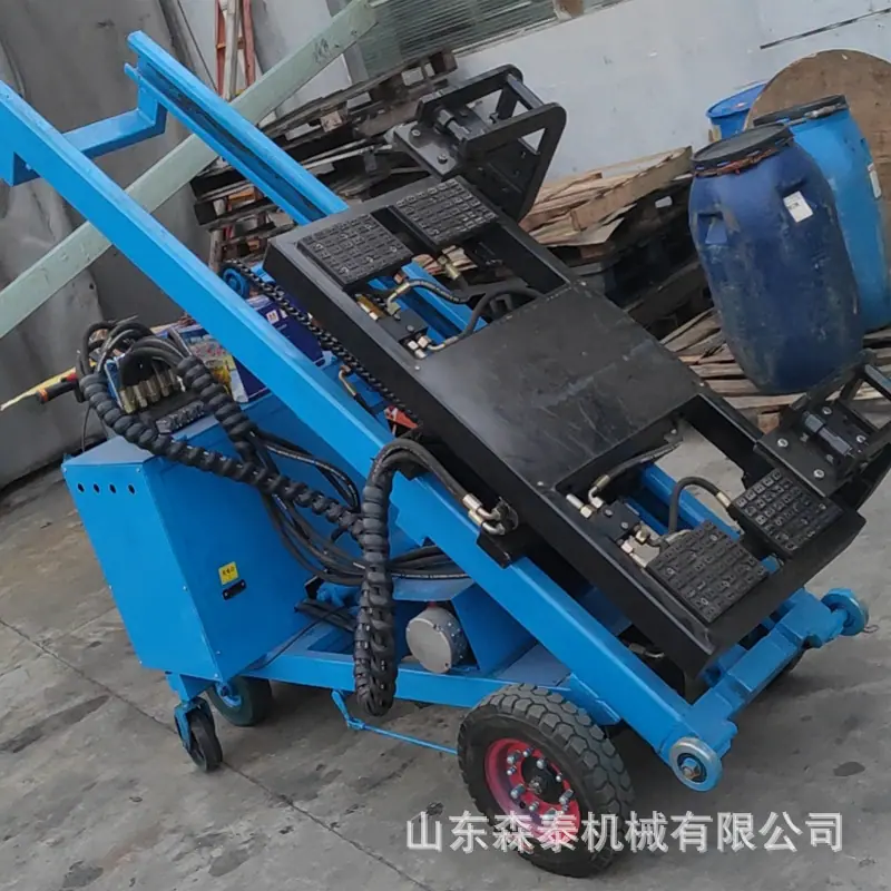 墙板安装机带夹具4