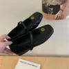 Zapatos Mary Jane de Correa Única Estilo 2026 con Cuña Oculta, Diseño a Cuadros y Adornos de Flor Metálica para Mujer, Adecuados para Combinar con Vestidos