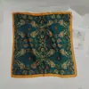 Pañuelo cuadrado estampado de leopardo bufanda coreana femenina de seda versátil pañuelo para el pelo bufanda retro flor de anacardo pañuelo cuadrado pequeño venta al por mayor