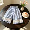 Calça Casual Solta de Verão para Meninas Estilo Coreano com Estampa Xadrez, Bolinhas, Cerejas Florais e Barra com Renda Calça Cropped Bonita e Versátil
