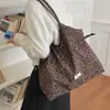 Estampado de leopardo de otoño, estilo relajado, gran capacidad, nueva moda 2026, ligero, simple, versátil bolso de hombro, bolso tote, bolso cruzado