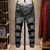 Marca americana de alta qualidade e tendência, jeans skinny slim fit masculino novo para outono e inverno, calça longa elástica versátil cinza escuro