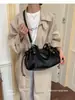 Bolso de hombro tipo bandolera de cuero suave plisado de gran capacidad, nuevo, esmerilado, para comercio exterior transfronterizo, para mujeres en su trayecto diario