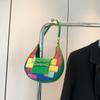 Bolso pequeño estilo Hong Kong de color retro para mujer, sencillo, de verano, novedad de 2024, bolso de mano para mujer, bolso de hombro portátil y de moda para las axilas.