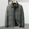 Jaqueta de Penas Masculina 2026 Outono/Inverno Gola Canelada Removível Versão com Zíper Casaco Curto Quente de Penas para Homens Jovens e de Meia-Idade