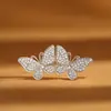 Nuevo Broche Doble Mariposa Full Diamante, Gama Alta, Elegante, Versátil, Estilo Nicho, Pin de Fijación Anti-Exposición para Trajes, Wholesale