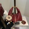 Bolso de diseño de nicho para mujer, nuevo bolso de hombro popular de moda de otoño e invierno 2024, bolso bandolera.