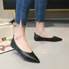 Sapatos Loafers Rasos Femininos Bico Fino 2025 Primavera/Verão Novos Tendência Versátil Sapatos Rasos de Solado Macio