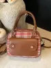 Bolso Retro Británico Verano 2025 Nuevo Bolso para Mujer Bolso de Hombro a Cuadros de Color Contrastante Bolso Cruzado Casual Estilo Universitario