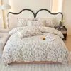 Conjunto de Roupa de Cama de Algodão Puro Quatro Peças para Dormir Nu, Conjunto Fresco Estilo Ins Quatro Peças, Capa de Edredom Individual de Algodão Puro, Conjunto de Três Peças para Dormitório de Estudante Atacado