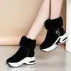 Botas de nieve de invierno para mujer con aumento de altura interior, nuevo estilo 2026, forradas de felpa para mayor calidez, antideslizantes, de suela gruesa, tacón de cuña, botines casuales, botas de algodón