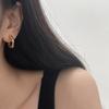 Aretes Estilo Lujo Accesible Ins Aretes de Diseño Nicho para Mujer Aretes Metálicos de Gama Alta Estilo Frío Europeo y Americano Aretes Normcore Aretes