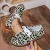 Zapatos Individuales Casuales de Encaje con Estampado de Leopardo de Nuevo Estilo Transfronterizos Europeos y Americanos 2026 Zapatos para Mujer Talla Grande Sandalias de Pescador Europeas y Americanas Venta al por Mayor Talla Grande