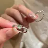 Anel Aberto Redondo de Resina com Zircônia Super Brilhante, Luxo Leve, Sensação de Alto Padrão, Anel Versátil para Dedo Indicador, Joia de Mão Exquisita e Bonita