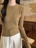 Suéter Feminino Gola Redonda Manga Longa Design de Outono e Inverno Senso de Design Estilo Puro Desejo Tricotado Elegante Sexy para Meninas Quentes Nicho Top Feminino