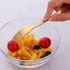 Venta al por mayor del fabricante Juego de tres piezas de cuchillo, tenedor y cuchara de acero inoxidable 304 con mango redondo, Juego de tenedor y cuchara lindo de estilo simple con revestimiento de titanio